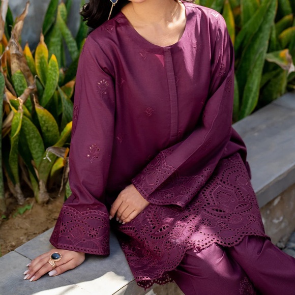 Elegant Purple Women's Pakistani Dress 2Pc - Picture 5 of 6